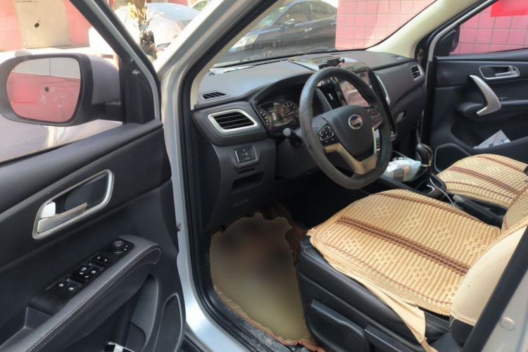 Used SWM X7 2016 1.8L Manual Luxury Edition 7 Seats Driver Seat