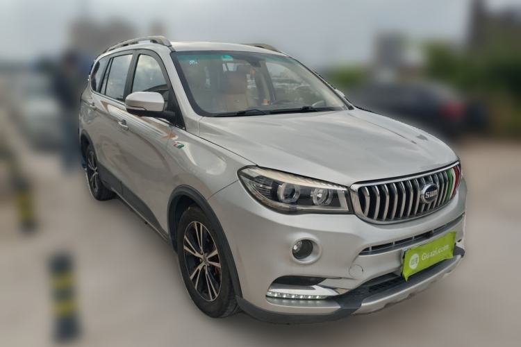 Used SWM X7 2016 1.8L Manual Luxury Edition 7 Seats Front Right 45 Deg