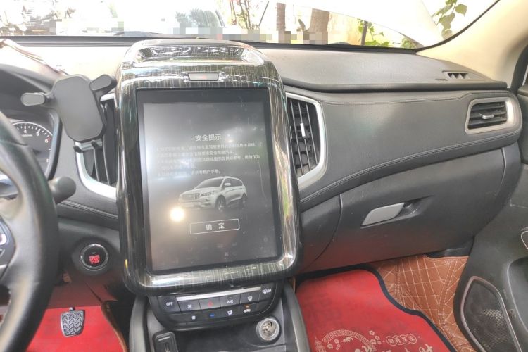 Used SWM X7 2016 1.8L Manual Luxury Edition 7 Seats Audio And AC Panel