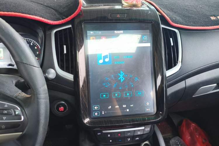 Used SWM X7 2016 1.5T Manual Luxury Edition 7 Seats Audio And AC Panel