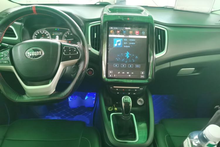 Used SWM X7 2016 1.5T Manual Luxury Edition 7 Seats Center Console