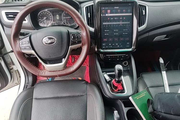 Used SWM X7 2016 1.5T Manual Luxury Edition 7 Seats Center Console