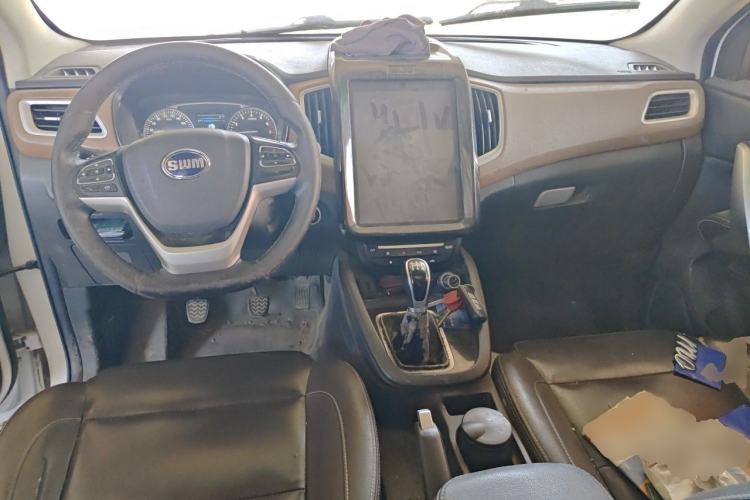 Used SWM X7 2016 1.5T Manual Luxury Edition 7 Seats Center Console