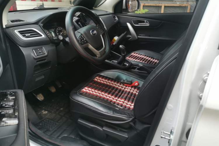 Used SWM X7 2016 1.8L Manual Luxury Edition 7 Seats Driver Seat