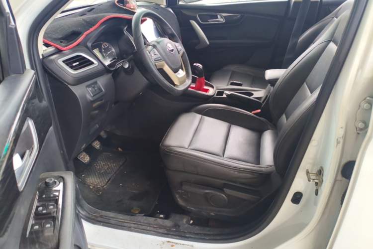 Used SWM X7 2016 1.5T Manual Luxury Edition 7 Seats Driver Seat