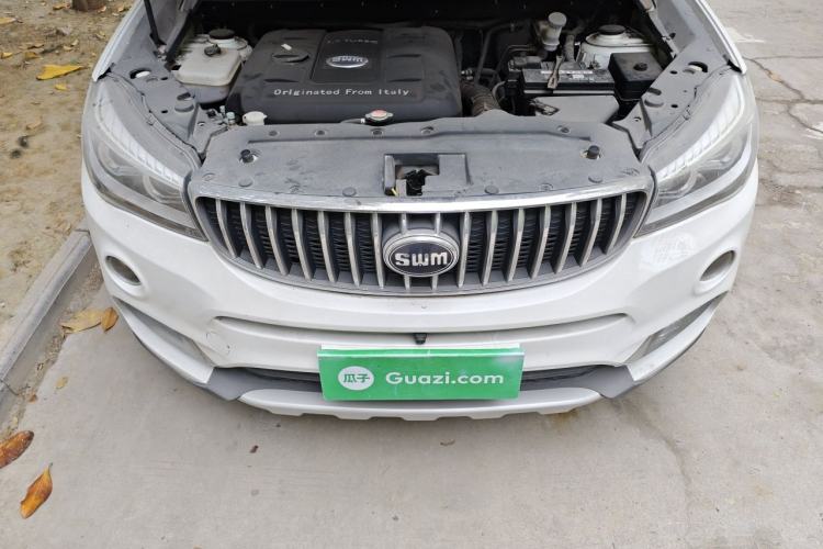 Used SWM X7 2016 1.5T Manual Luxury Edition 7 Seats Engine Bay
