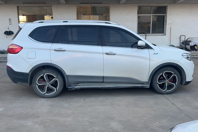 Used SWM X7 2016 1.5T Manual Luxury Edition 7 Seats Exterior 2