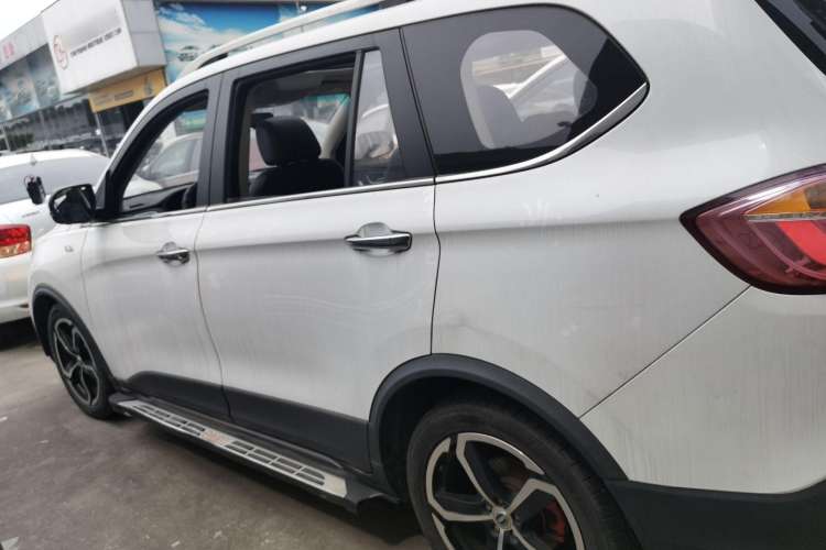 Used SWM X7 2016 1.5T Manual Luxury Edition 7 Seats Exterior 3
