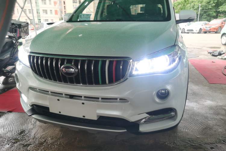 Used SWM X7 2016 1.5T Manual Luxury Edition 7 Seats Front