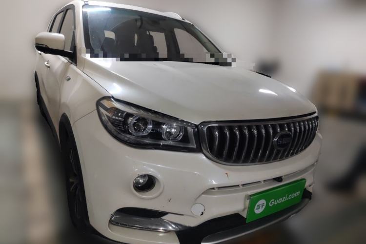Used SWM X7 2016 1.8L Manual Luxury Edition 7 Seats Front Right 45 Deg
