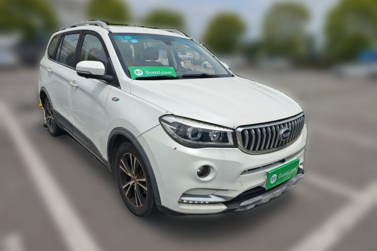 Used SWM X7 2016 1.8L Manual Luxury Edition 7 Seats Front Right 45 Deg