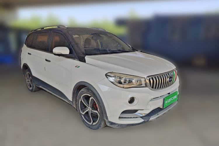 Used SWM X7 2016 1.5T Manual Luxury Edition 7 Seats Front Right 45 Deg