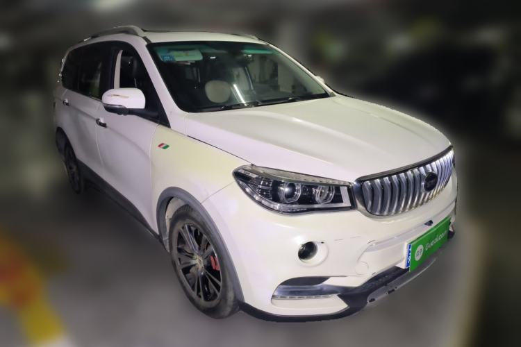 Used SWM X7 2016 1.8L Manual Luxury Edition 7 Seats Front Right 45 Deg