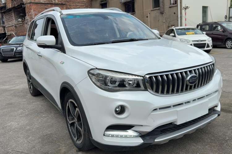 Used SWM X7 2016 1.5T Manual Luxury Edition 7 Seats Front Right 45 Deg