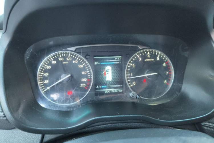 Used SWM X7 2016 1.5T Manual Luxury Edition 7 Seats Instrument Cluster