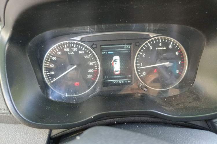 Used SWM X7 2016 1.8L Manual Luxury Edition 7 Seats Instrument Cluster
