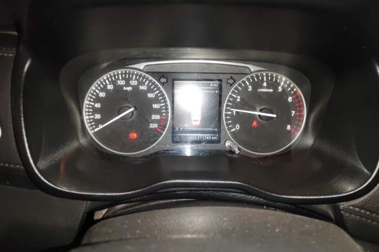 Used SWM X7 2016 1.8L Manual Luxury Edition 7 Seats Instrument Cluster