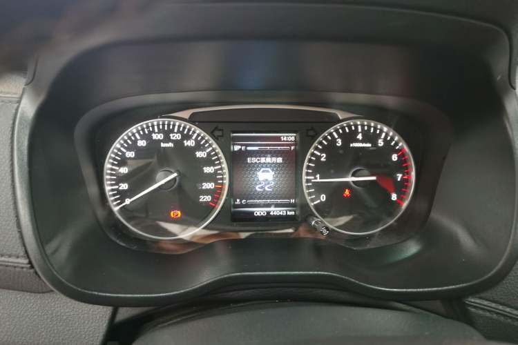 Used SWM X7 2016 1.5T Manual Luxury Edition 7 Seats Instrument Cluster