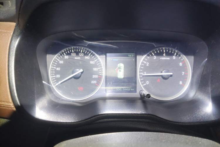 Used SWM X7 2016 1.5T Manual Prestige Version 7 Seats Instrument Cluster