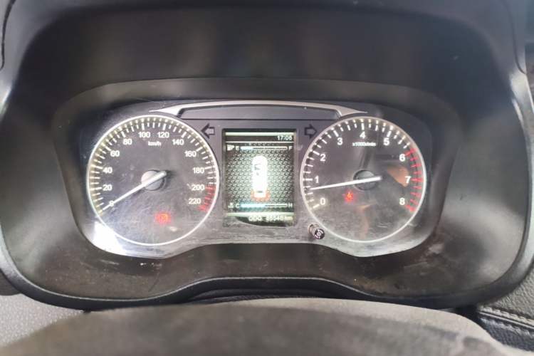 Used SWM X7 2016 1.5T Manual Luxury Edition 7 Seats Instrument Cluster