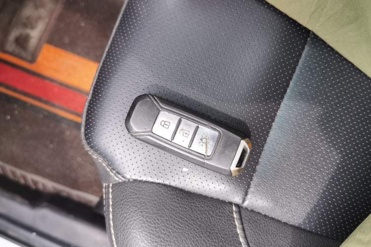 Used SWM X7 2016 1.5T Manual Luxury Edition 7 Seats Interior 1