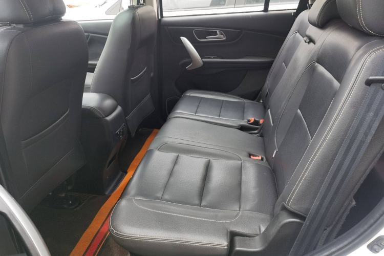Used SWM X7 2016 1.5T Manual Luxury Edition 7 Seats Interior 4