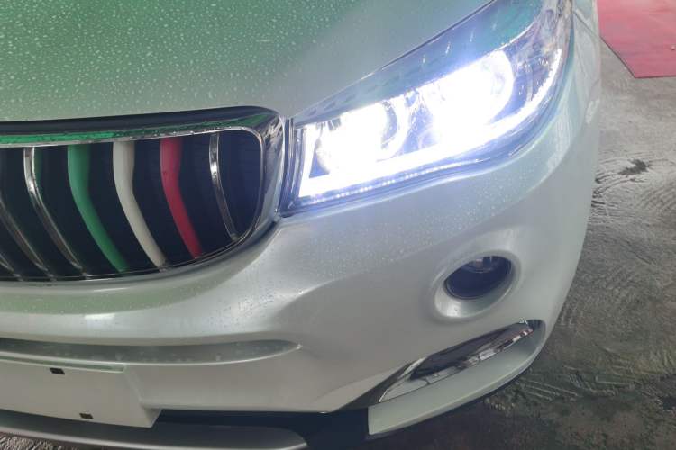 Used SWM X7 2016 1.5T Manual Luxury Edition 7 Seats Left Front Headlight