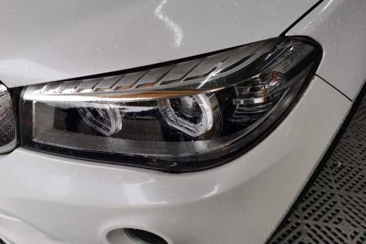 Used SWM X7 2016 1.5T Manual Luxury Edition 7 Seats Left Front Headlight