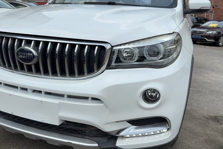 Used SWM X7 2016 1.5T Manual Luxury Edition 7 Seats Left Front Headlight
