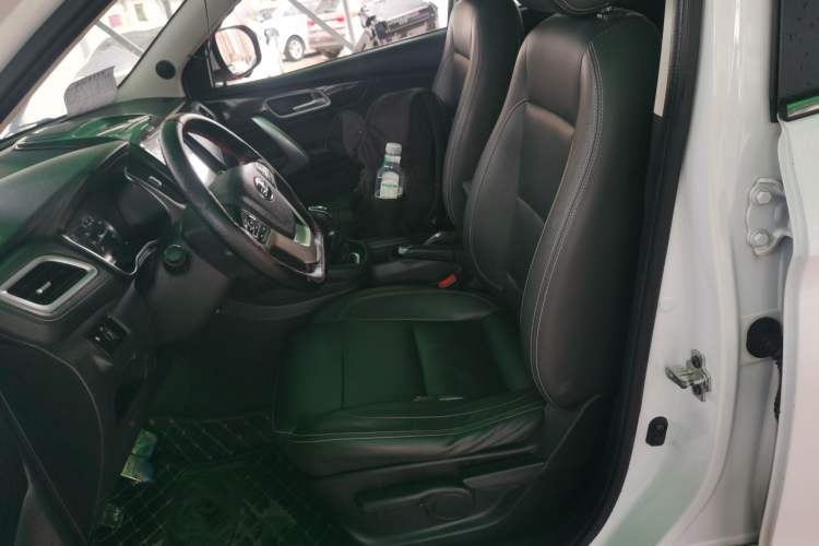 Used SWM X7 2016 1.5T Manual Luxury Edition 7 Seats Left Front Seat