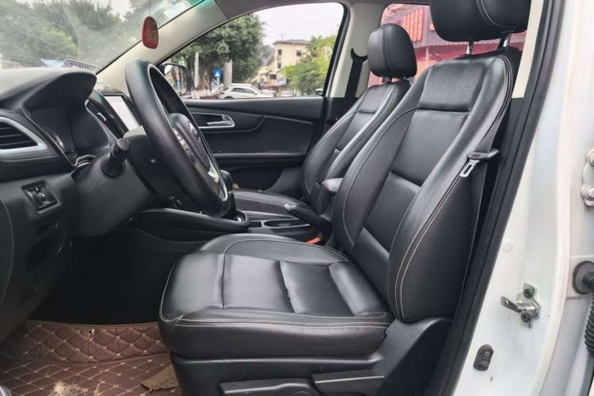 Used SWM X7 2016 1.8L Manual Luxury Edition 7 Seats Left Front Seat