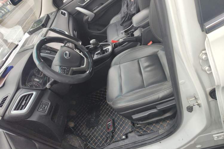 Used SWM X7 2016 1.5T Manual Luxury Edition 7 Seats Left Front Seat