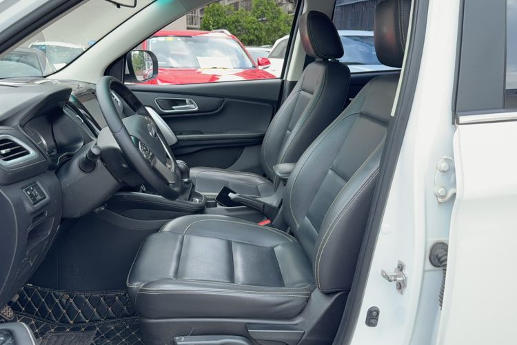 Used SWM X7 2016 1.5T Manual Luxury Edition 7 Seats Left Front Seat