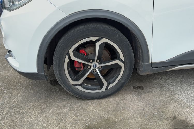 Used SWM X7 2016 1.5T Manual Luxury Edition 7 Seats Left Front Wheel Hub