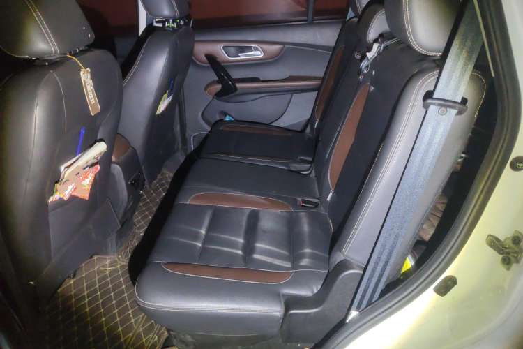 Used SWM X7 2016 1.5T Manual Prestige Version 7 Seats Left Rear Seat