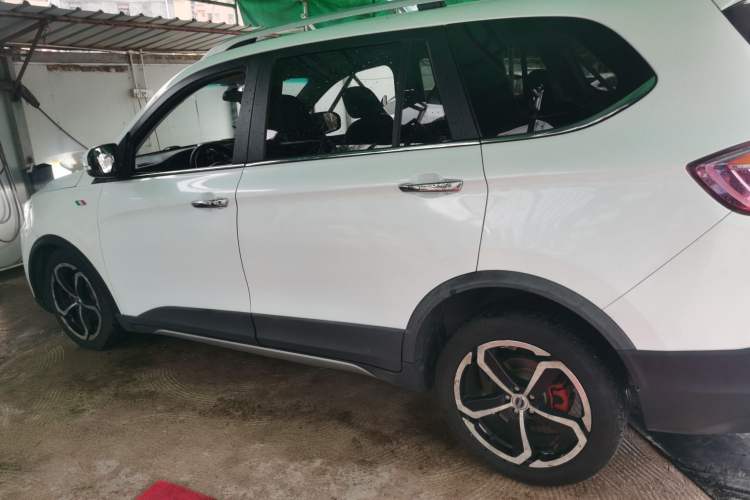 Used SWM X7 2016 1.5T Manual Luxury Edition 7 Seats Left Side