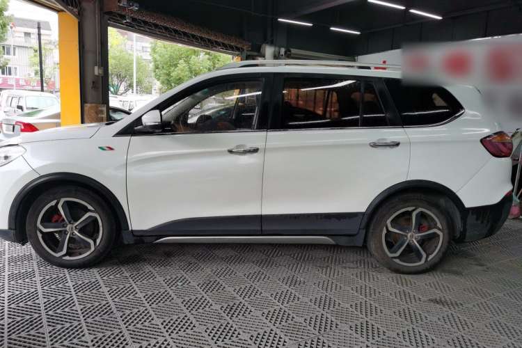Used SWM X7 2016 1.5T Manual Luxury Edition 7 Seats Left Side