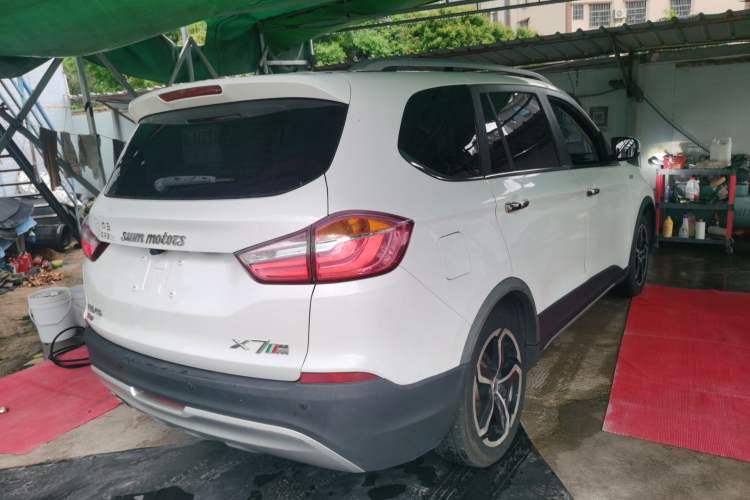 Used SWM X7 2016 1.5T Manual Luxury Edition 7 Seats Rear Right 45 Deg
