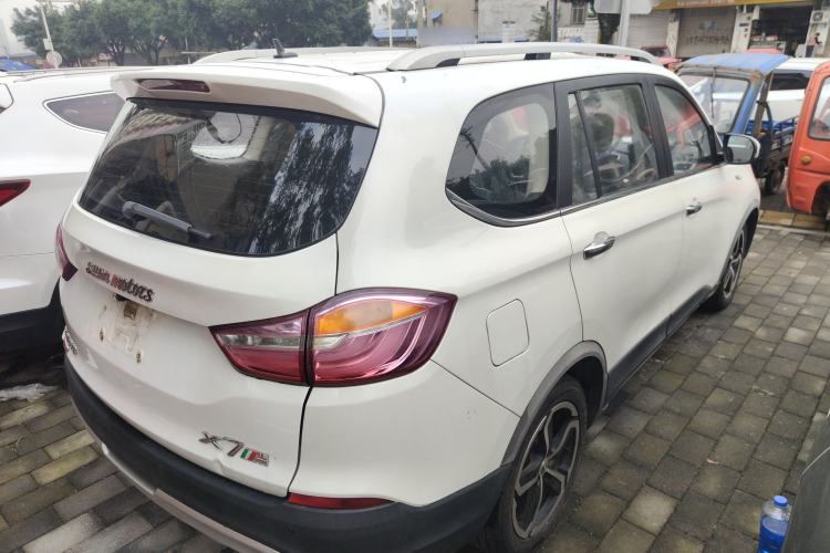 Used SWM X7 2016 1.5T Manual Luxury Edition 7 Seats Rear Right 45 Deg