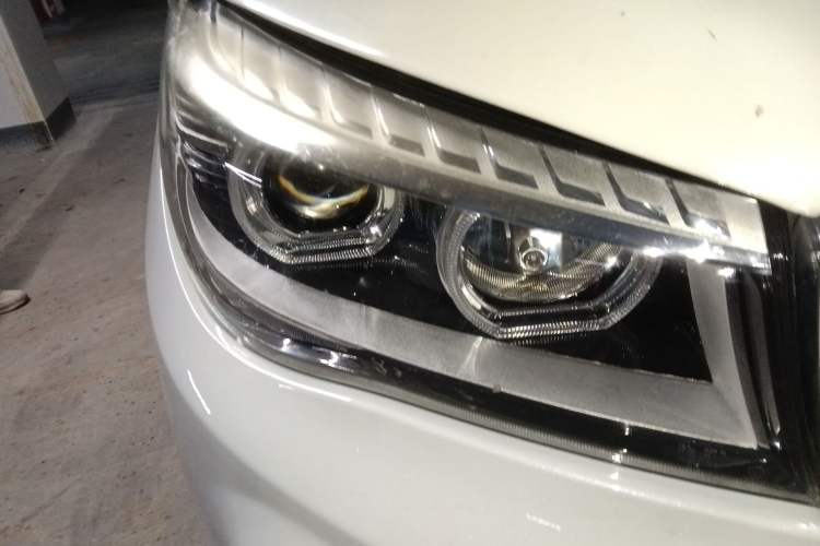 Used SWM X7 2016 1.8L Manual Luxury Edition 7 Seats Right Front Headlight