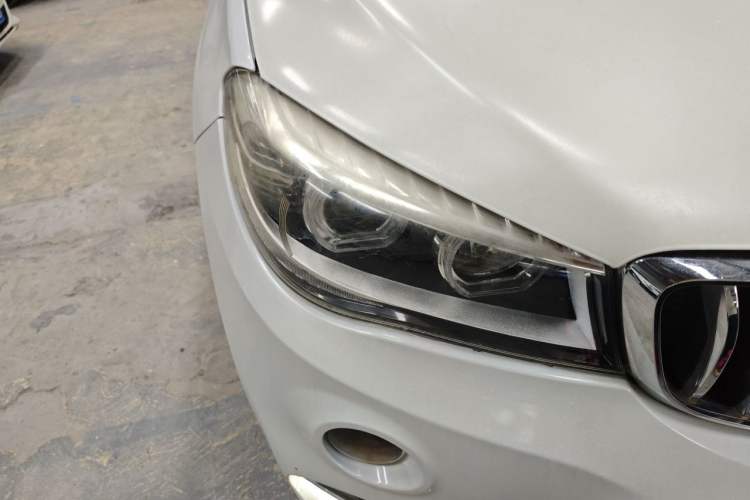 Used SWM X7 2016 1.5T Manual Luxury Edition 7 Seats Right Front Headlight