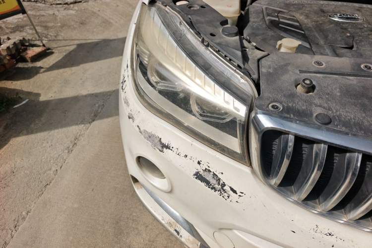 Used SWM X7 2016 1.8L Manual Luxury Edition 7 Seats Right Front Headlight