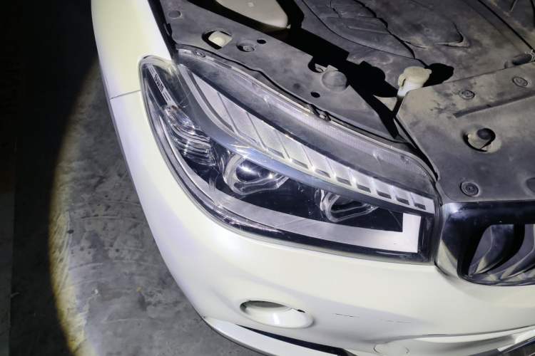 Used SWM X7 2016 1.8L Manual Luxury Edition 7 Seats Right Front Headlight