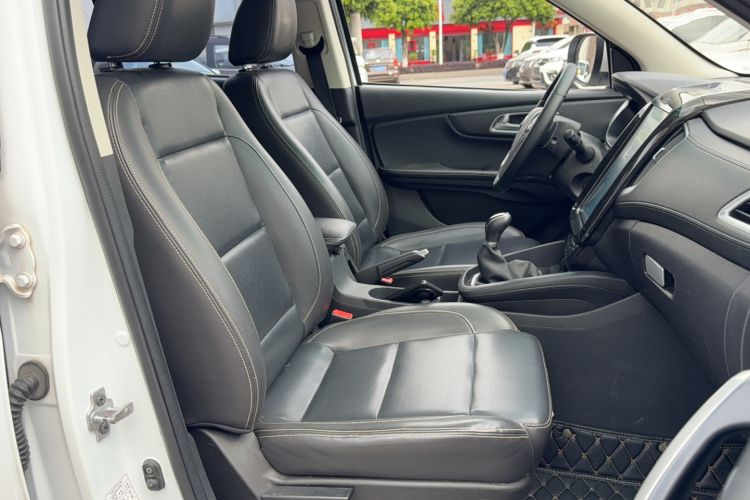 Used SWM X7 2016 1.5T Manual Luxury Edition 7 Seats Right Front Seat