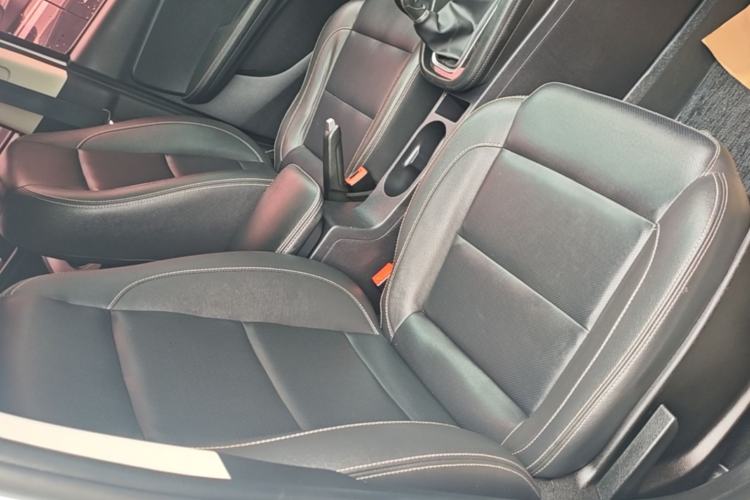 Used SWM X7 2016 1.8L Manual Luxury Edition 7 Seats Right Front Seat