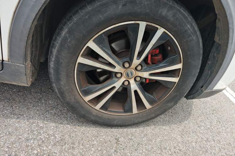 Used SWM X7 2016 1.8L Manual Luxury Edition 7 Seats Right Front Wheel Hub