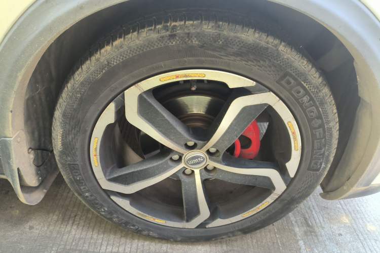 Used SWM X7 2016 1.5T Manual Luxury Edition 7 Seats Right Front Wheel Hub