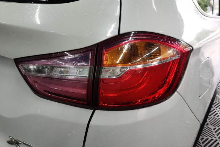 Used SWM X7 2016 1.5T Manual Luxury Edition 7 Seats Right Rear Taillight