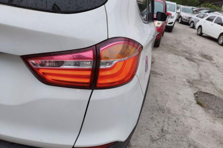 Used SWM X7 2016 1.5T Manual Luxury Edition 7 Seats Right Rear Taillight
