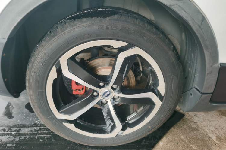 Used SWM X7 2016 1.5T Manual Luxury Edition 7 Seats Right Rear Wheel Hub